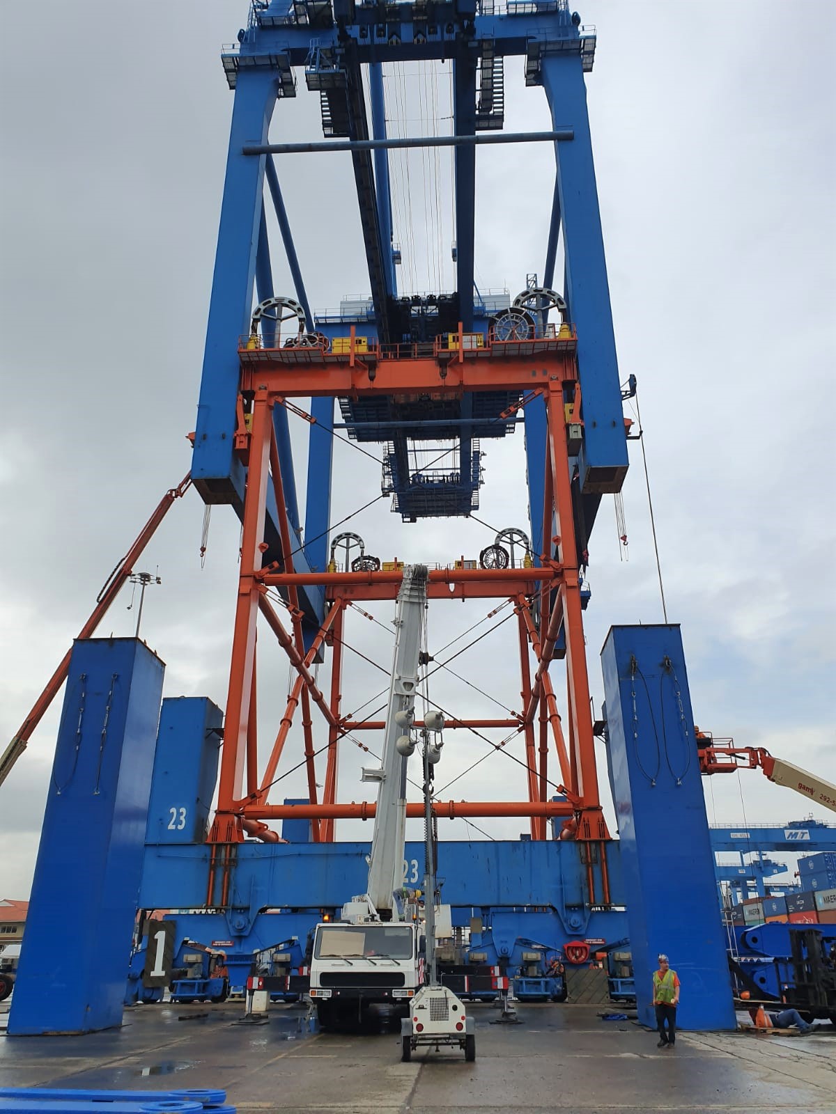 Lifting Frame